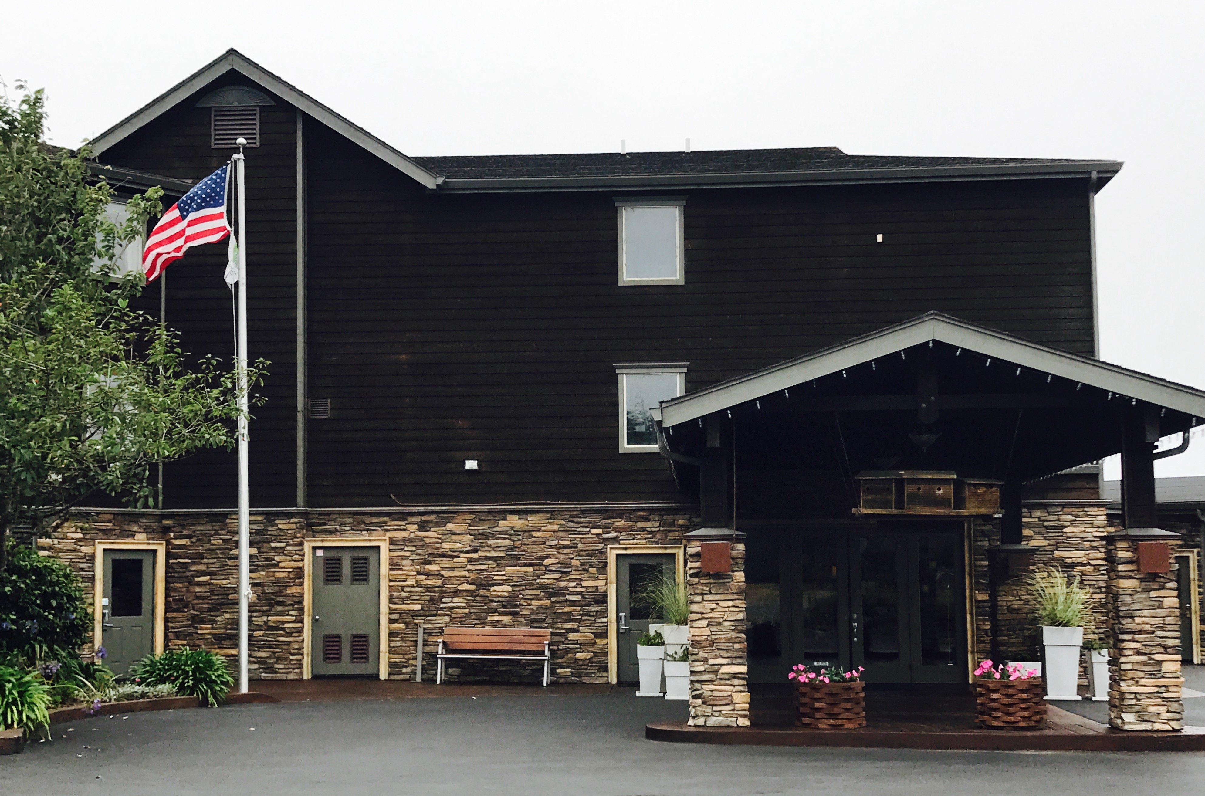 Holiday Inn Express Fort Bragg By Ihg Exterior foto