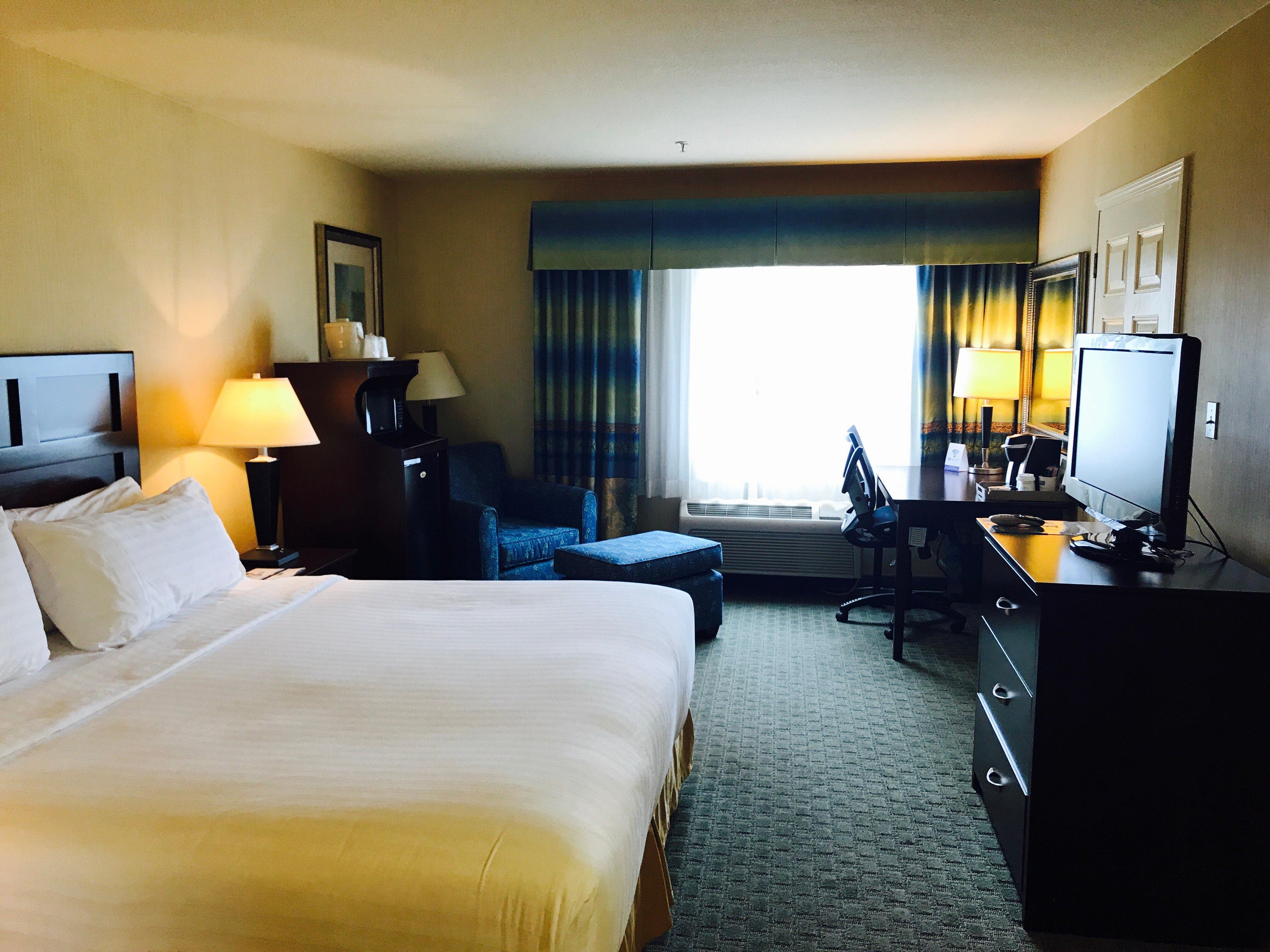 Holiday Inn Express Fort Bragg By Ihg Exterior foto