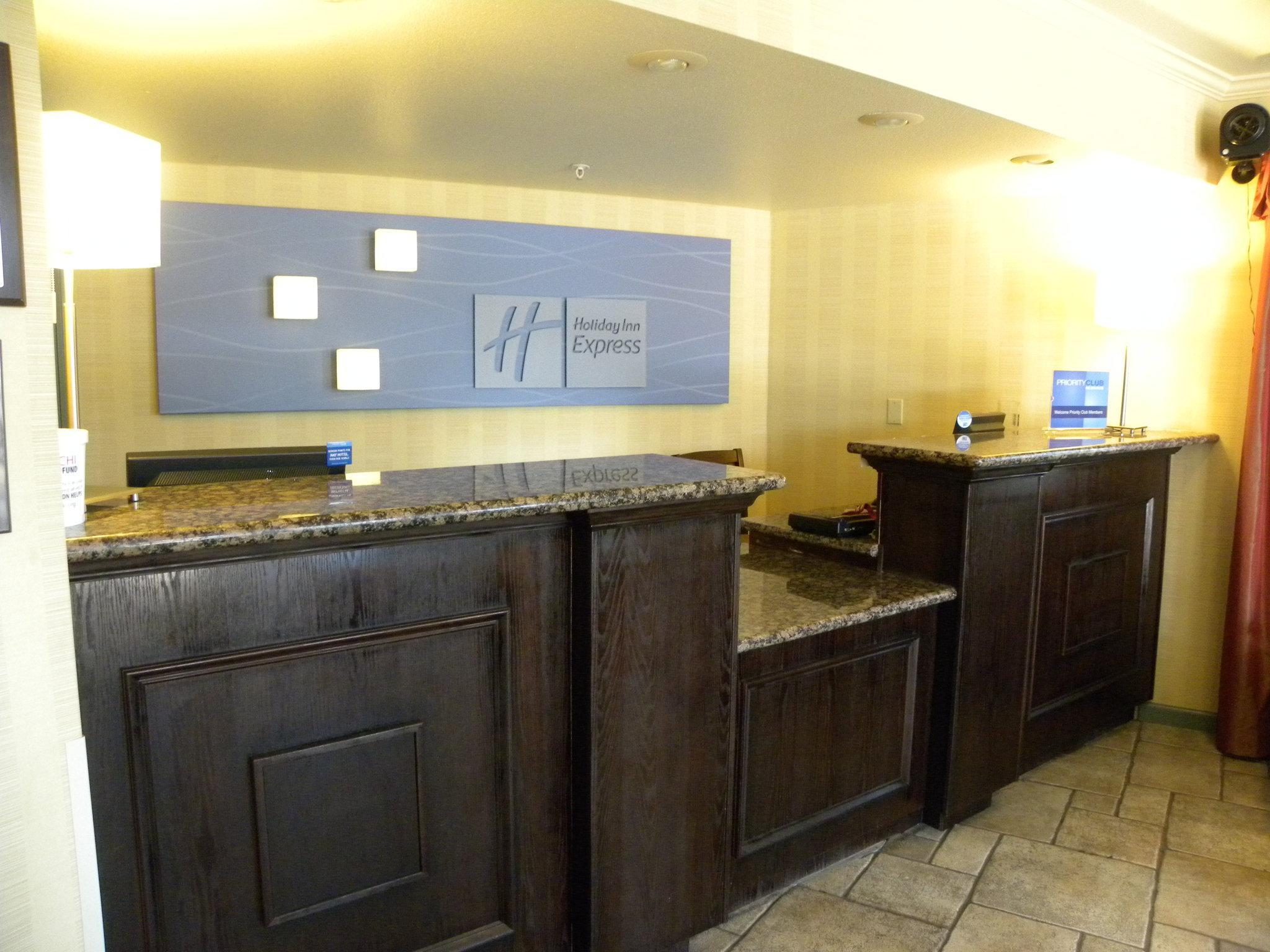Holiday Inn Express Fort Bragg By Ihg Exterior foto