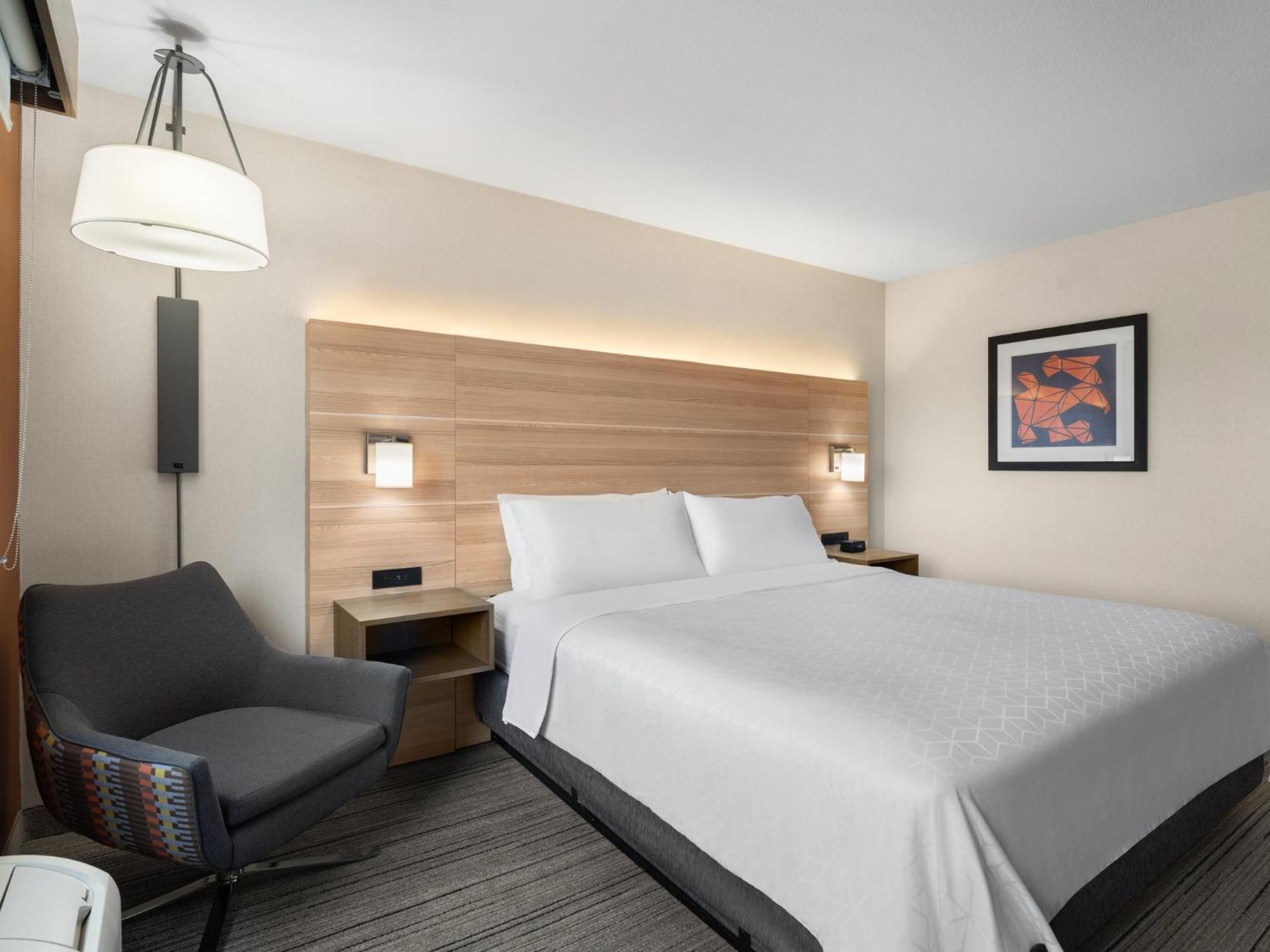 Holiday Inn Express Fort Bragg By Ihg Exterior foto