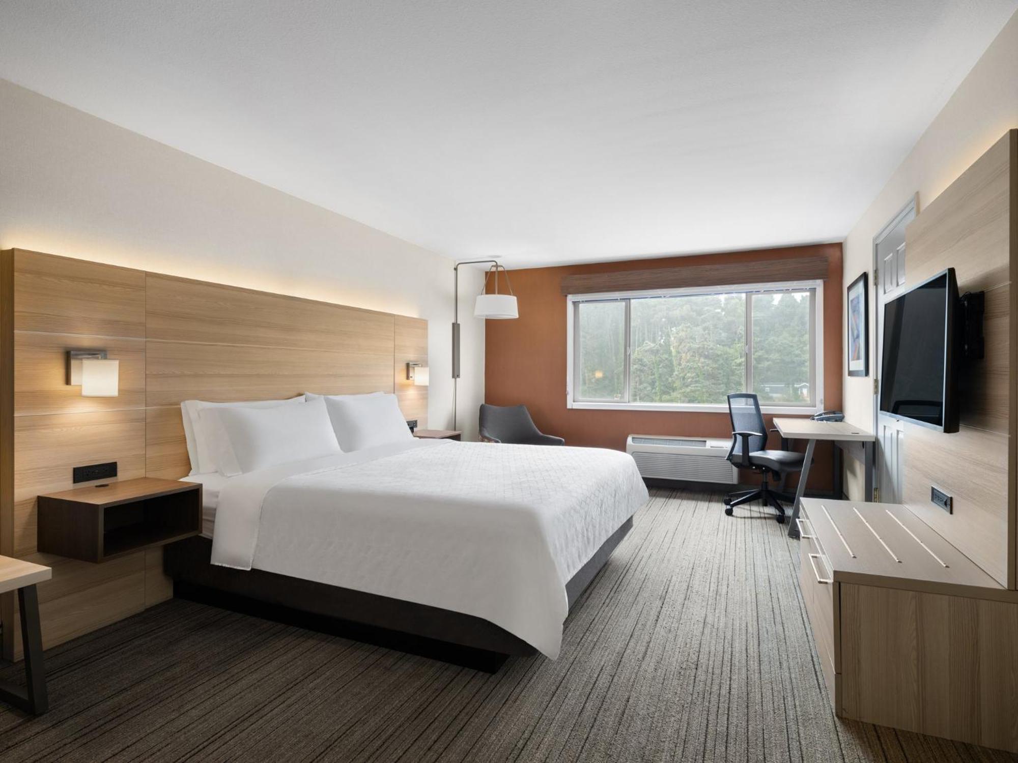 Holiday Inn Express Fort Bragg By Ihg Exterior foto