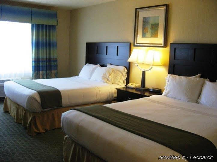 Holiday Inn Express Fort Bragg By Ihg Exterior foto