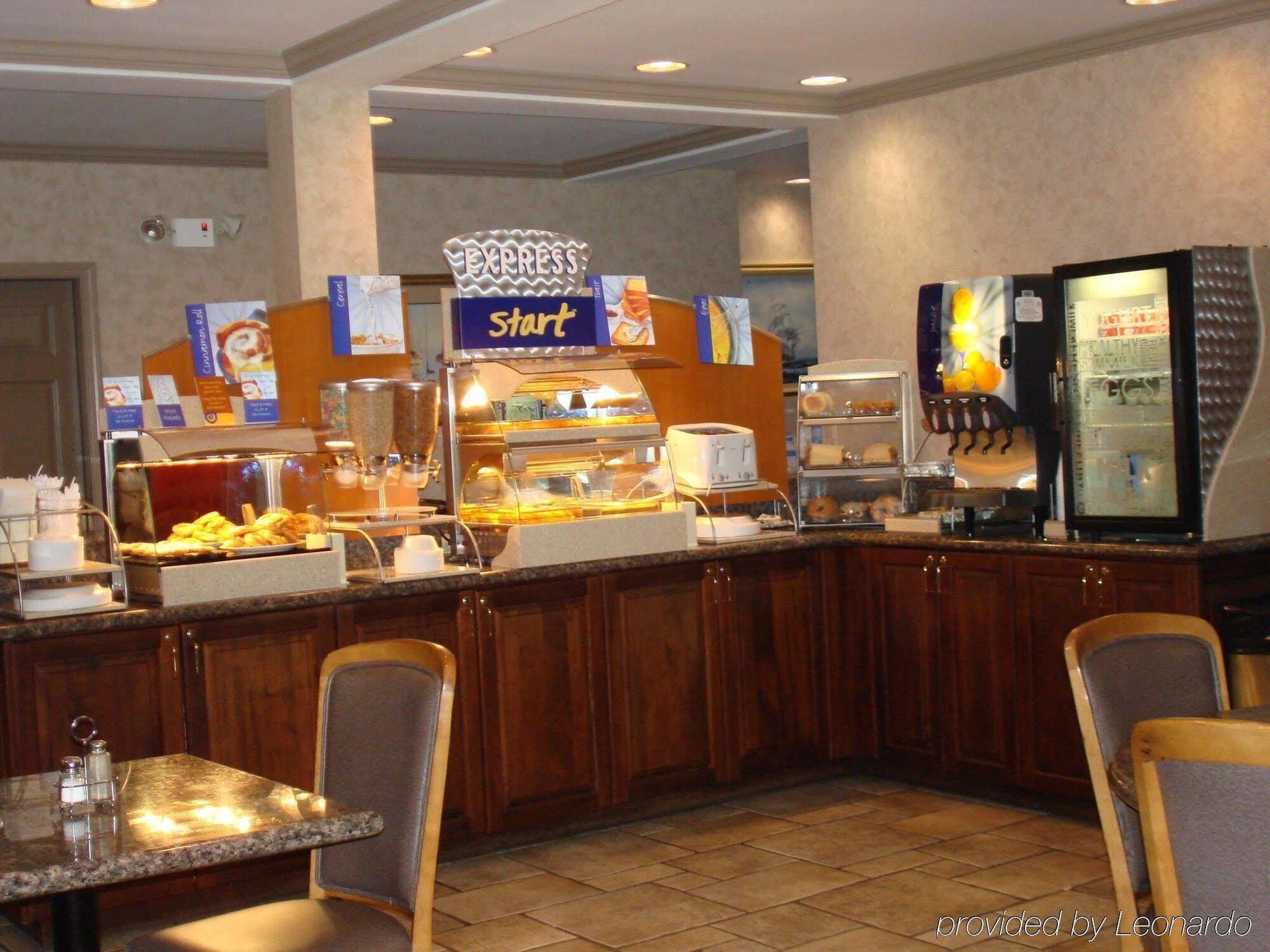 Holiday Inn Express Fort Bragg By Ihg Exterior foto